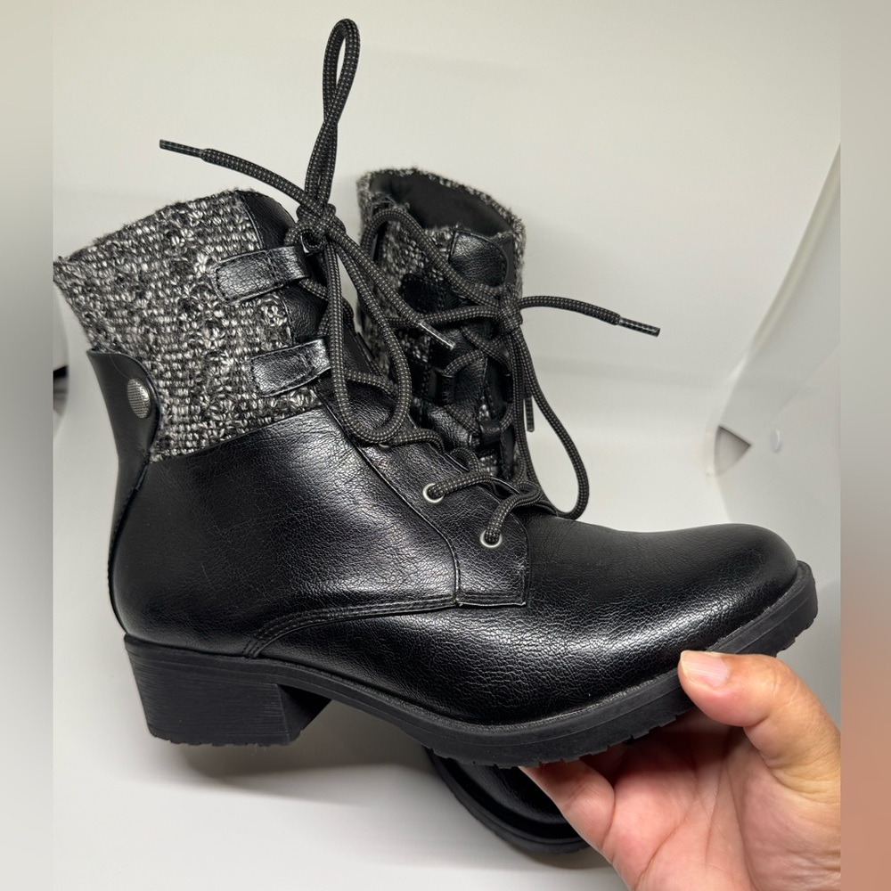 BareTraps Black and Gray Lace Up Boots with Classic Design